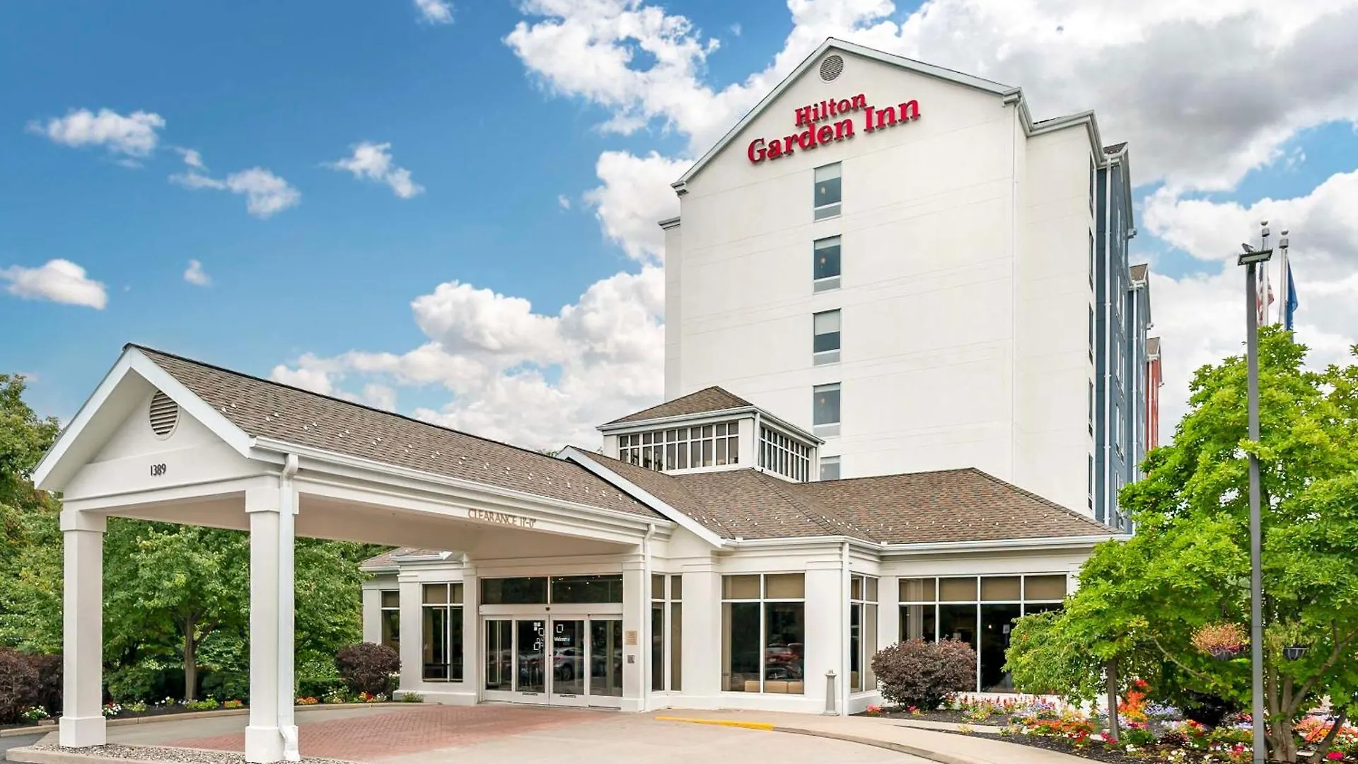 8 Business Hotels Near Pepsi Arena Albany for Corporate Stays