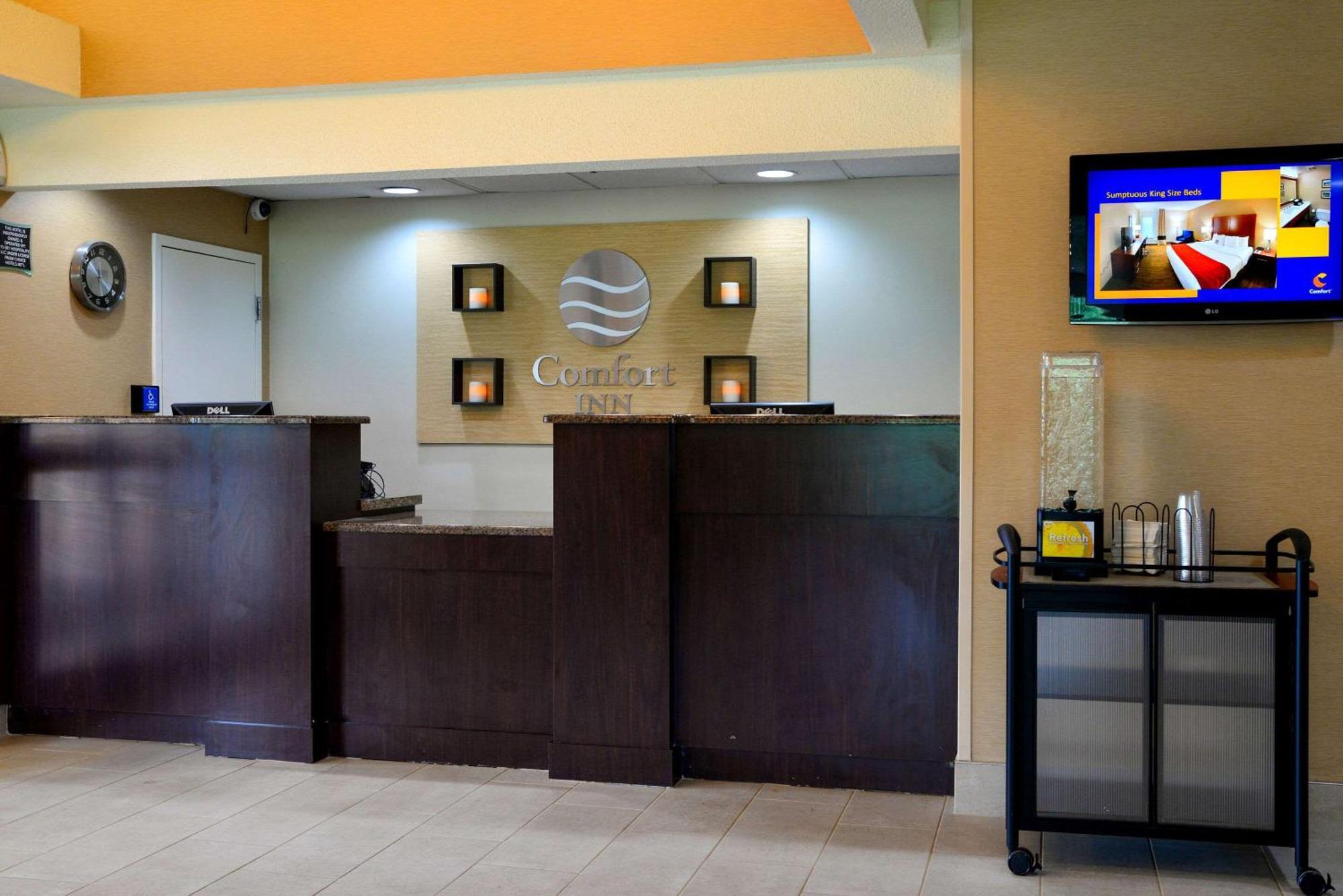 Staying Near American Tobacco Campus: 8 Business Hotels Compared