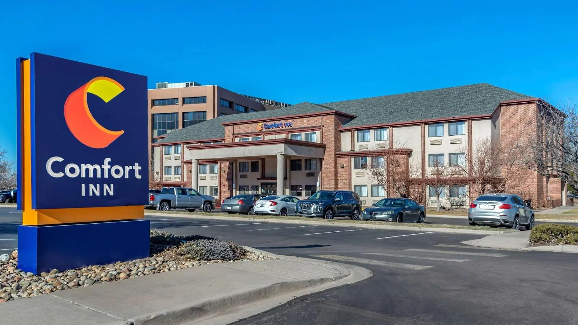 Where to Stay Near Crestmoor Park: 4 Business Hotels Reviewed