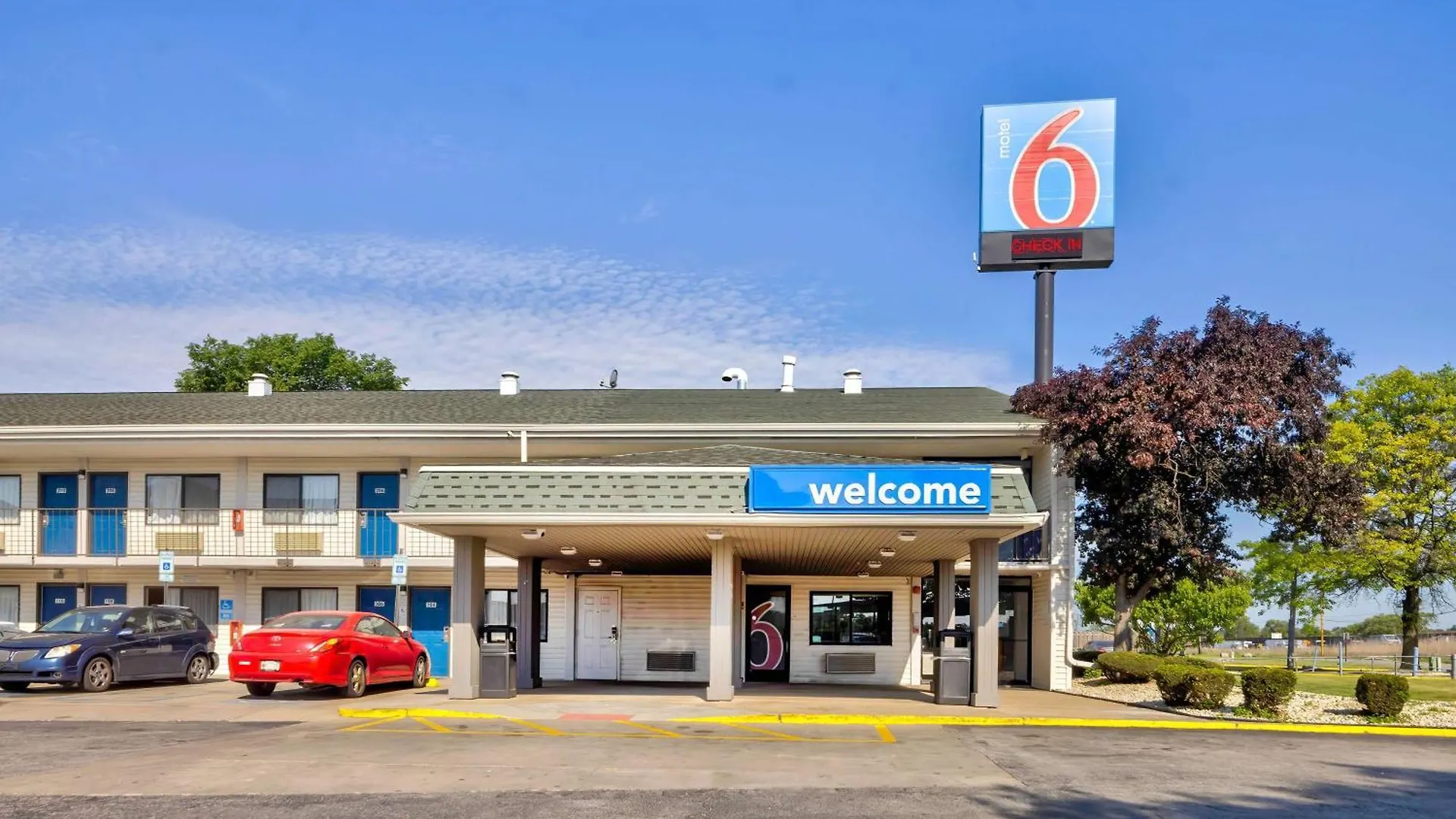 Staying Near Erfert Park: 4 Golf Hotels Compared