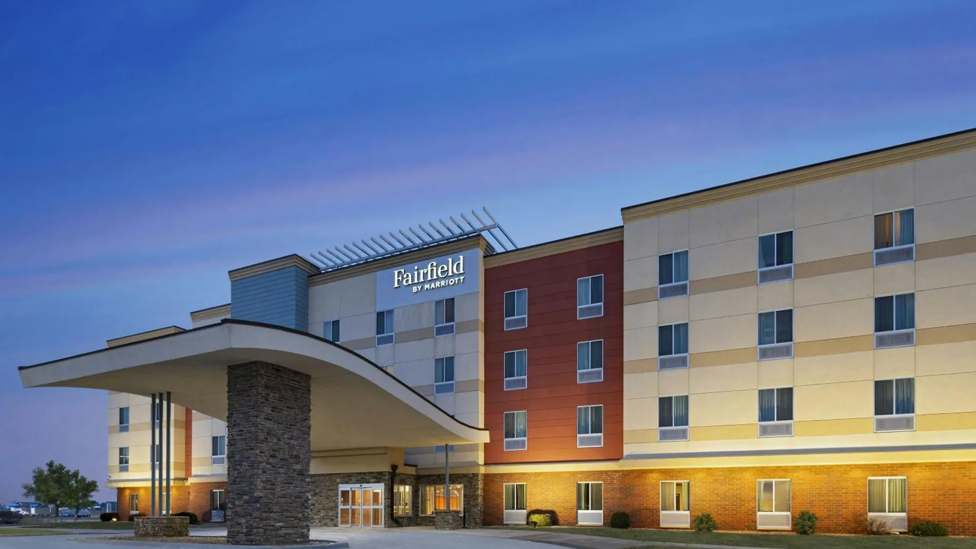 5 Three-Star Hotels Near Val Air Ballroom Worth Booking