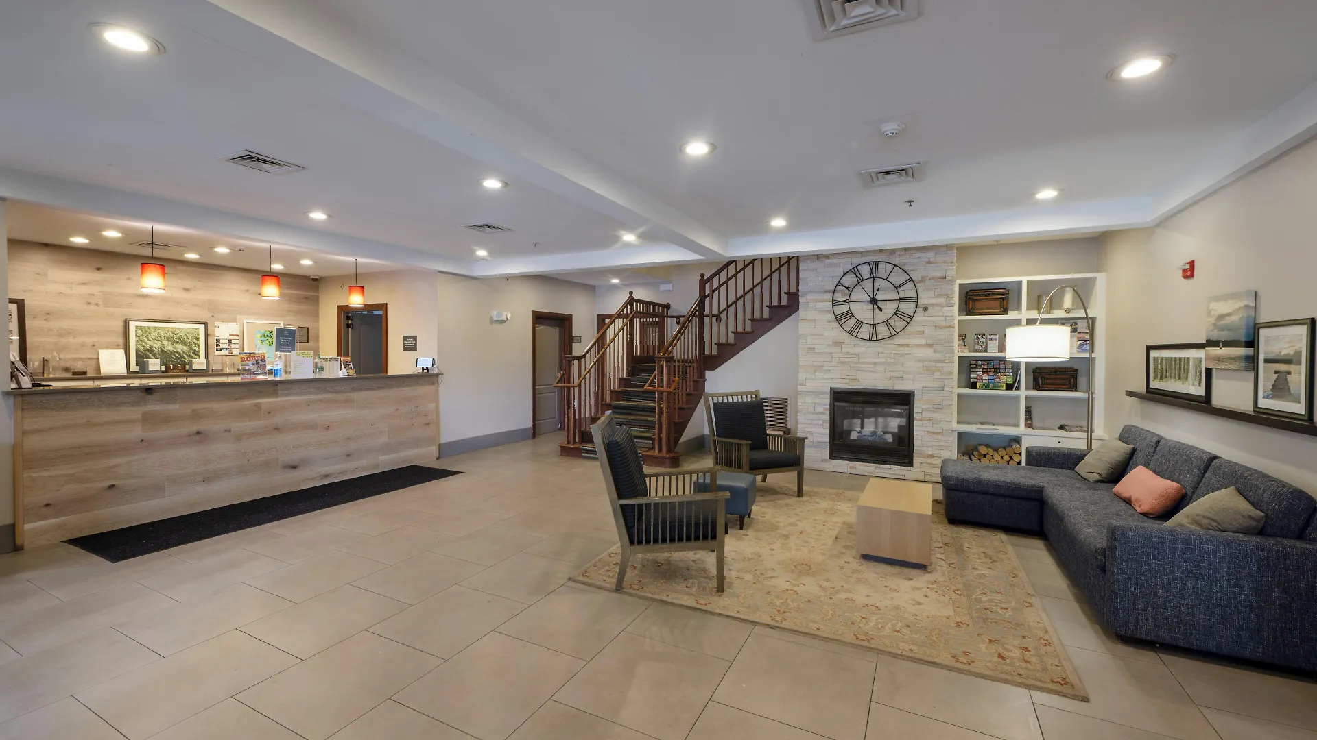 4 Smart 3-Star Hotels Near Six Flags Great Escape Worth Booking