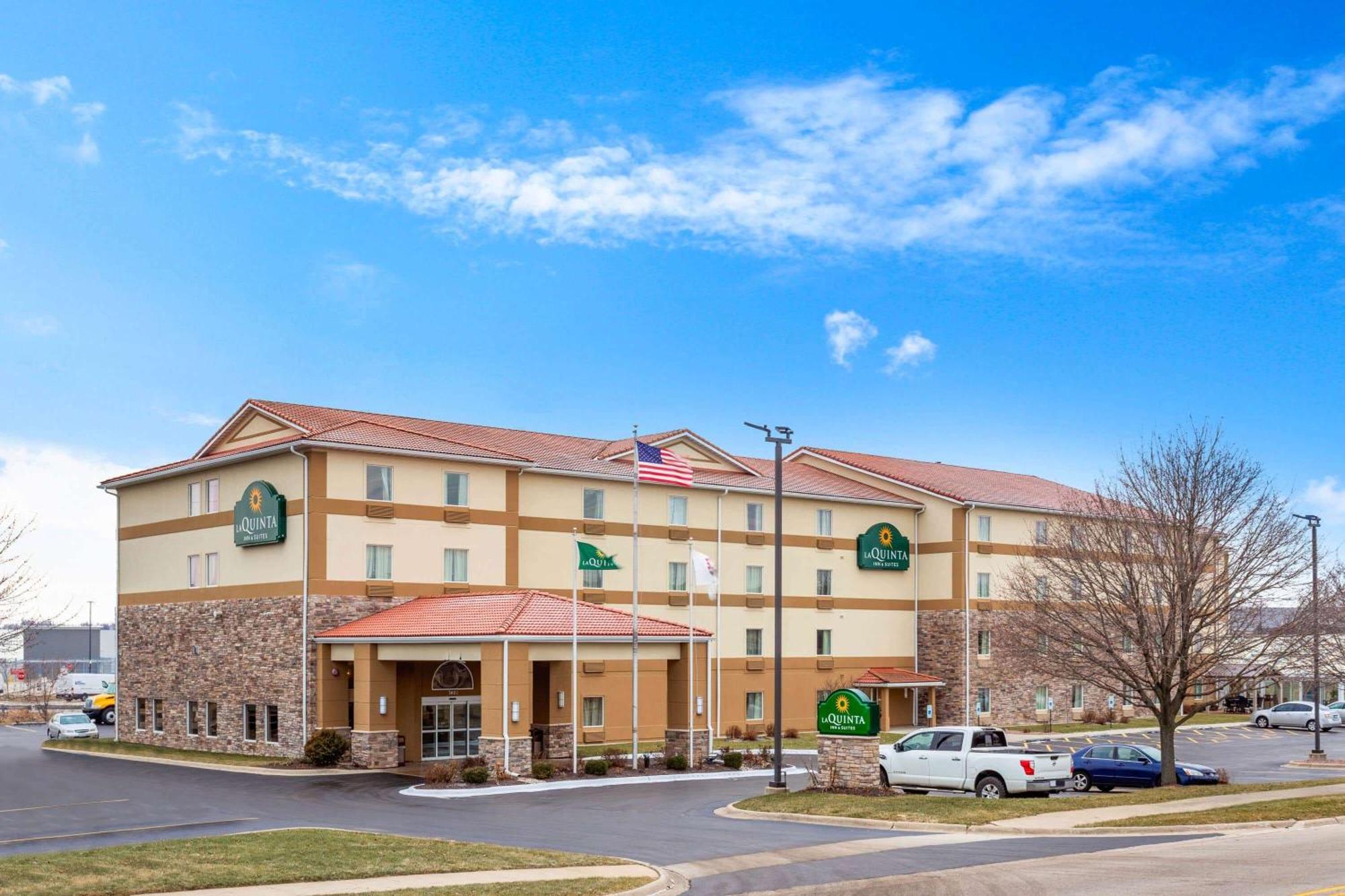5 Business Hotels Close to Sandy Hollow Golf Course, Rockford