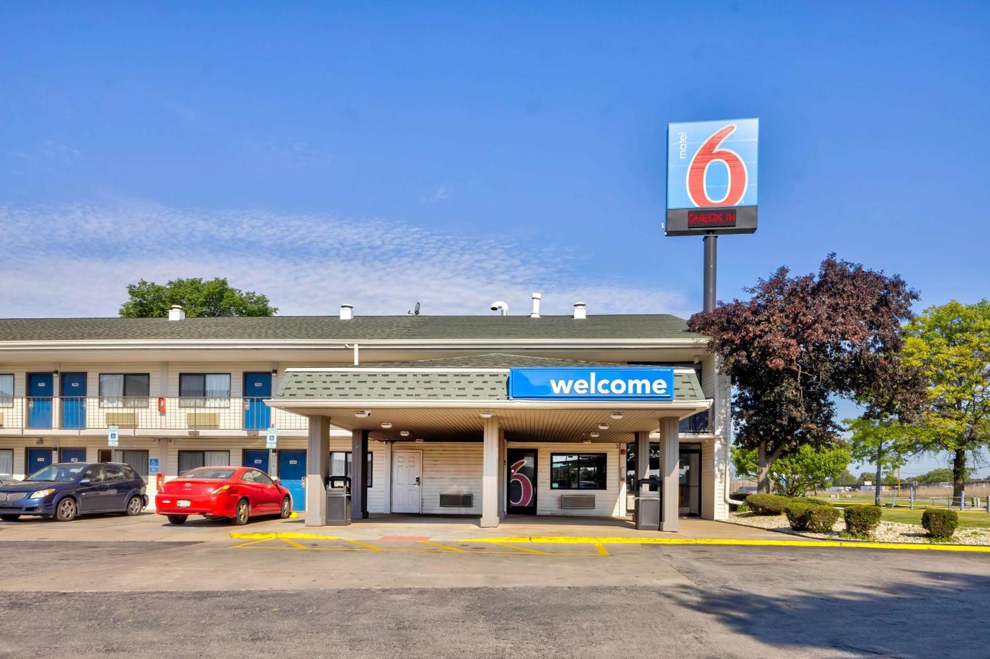 Staying Near Erfert Park: 4 Golf Hotels Compared