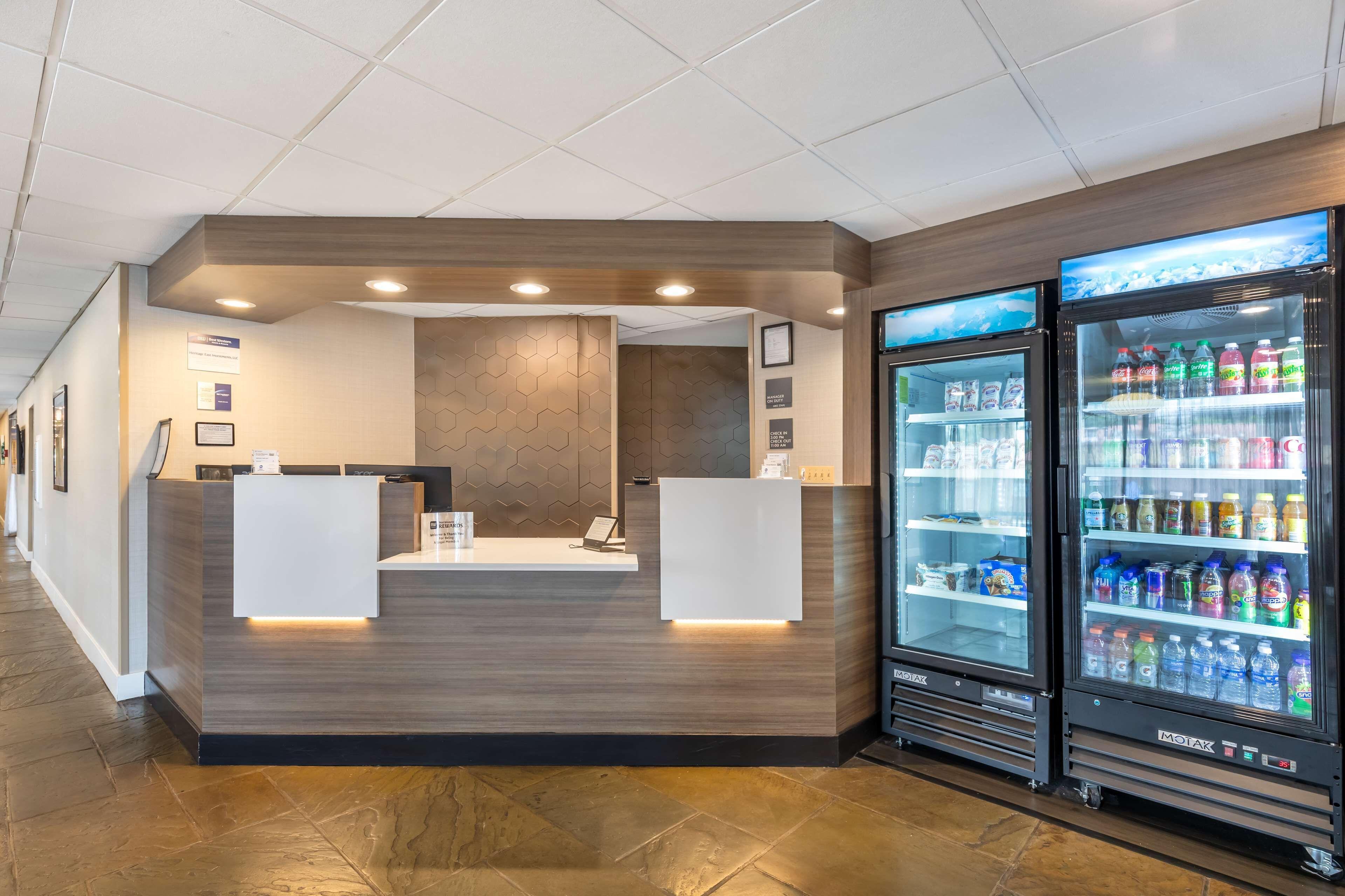 4 Smart 3-Star Hotels Near Kings Contrivance Park Worth Booking